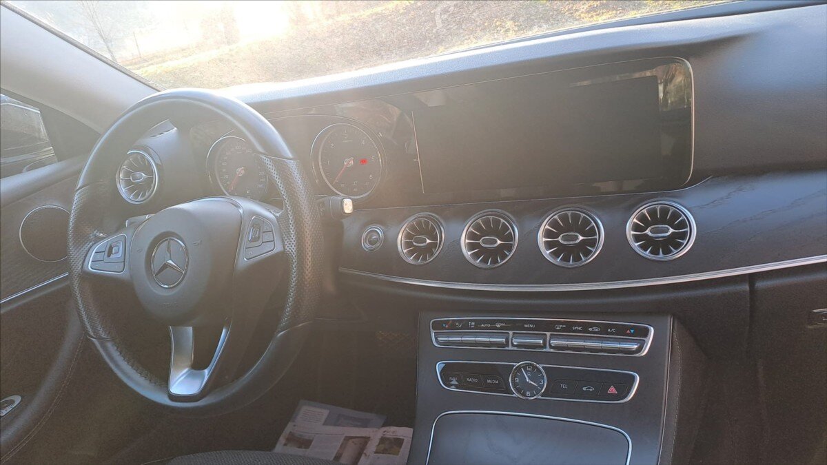 Mercedes-Benz Třídy E Kupé 2,0 l 143 kw