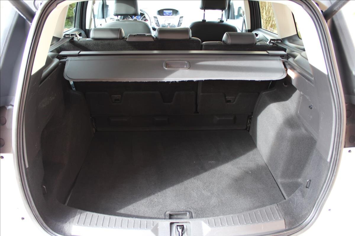 Ford Kuga SUV 1,5 l 110 kw