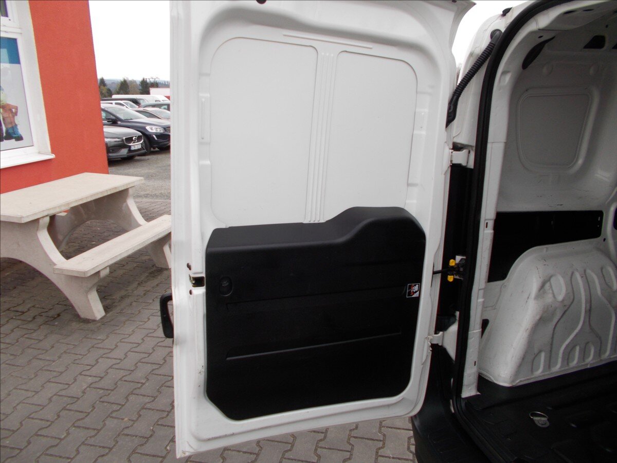 Opel Combo Skříň 1,6 l 77 kw