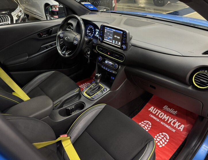 Hyundai Kona SUV / Terénní 1,6 l 130 kw