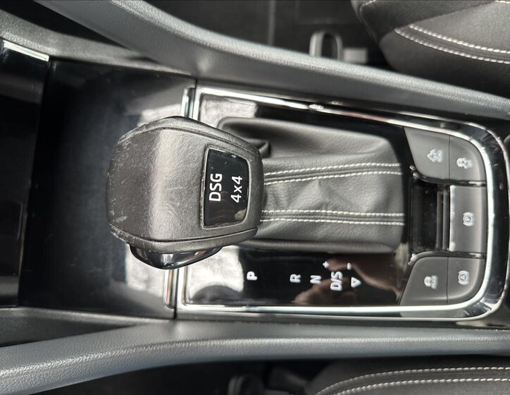 Škoda Karoq SUV / Terénní 2,0 l 140 kw