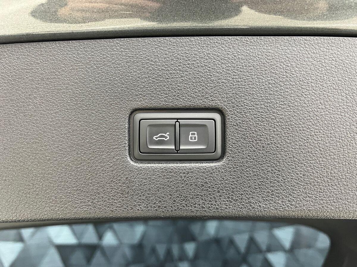 Audi Q8 SUV / Terénní 3,0 l 210 kw