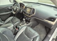 Jeep Cherokee SUV 2,2 l 147 kw