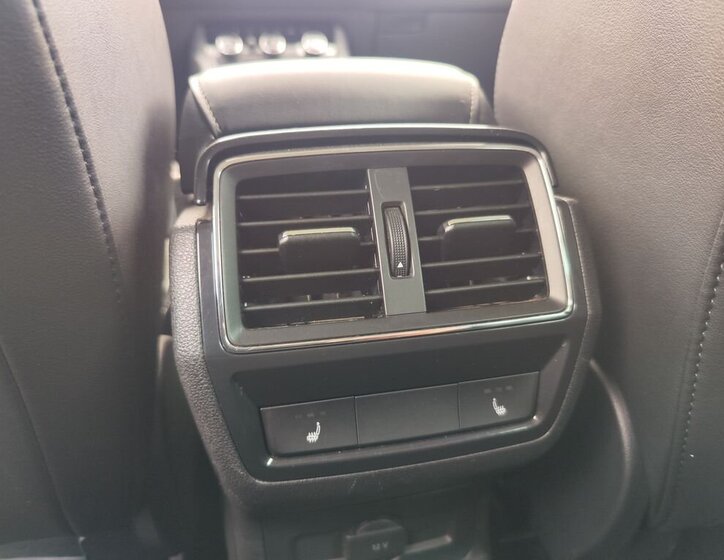 Škoda Karoq SUV 1,5 l 110 kw