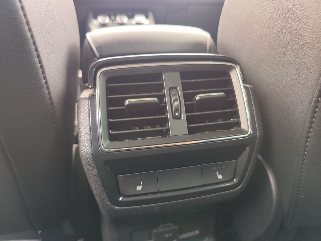 Škoda Karoq SUV 1,5 l 110 kw