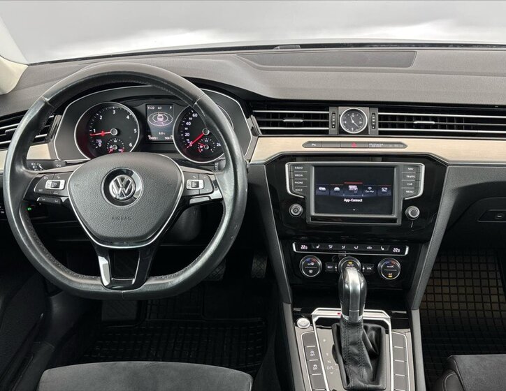 Volkswagen Passat Sedan / Limuzína 2,0 l 140 kw