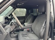 Land Rover Defender 11