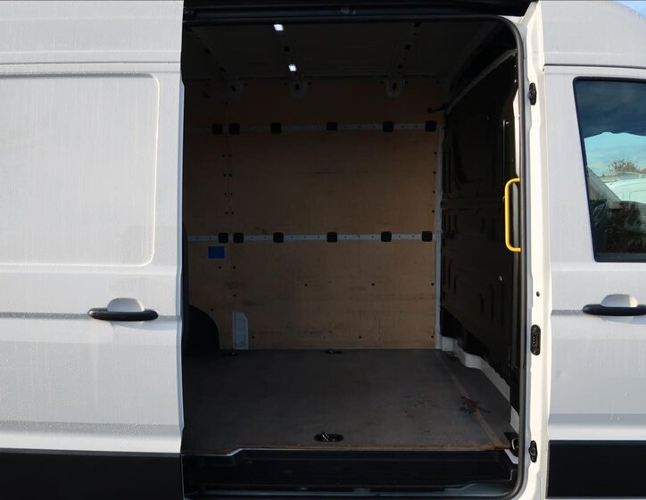 Volkswagen Crafter 18