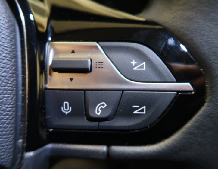 Peugeot 308 Kombi 1,2 l 96 kw