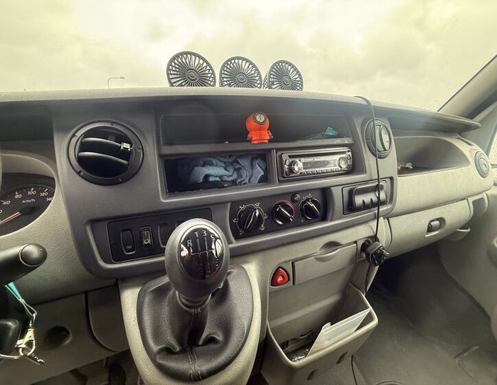 Renault Master 9
