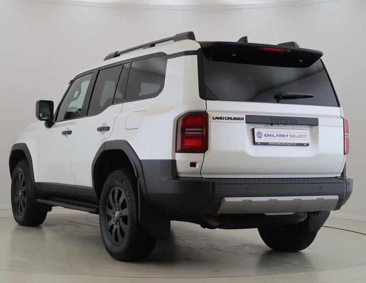 Toyota Land Cruiser SUV 2,8 l 151 kw