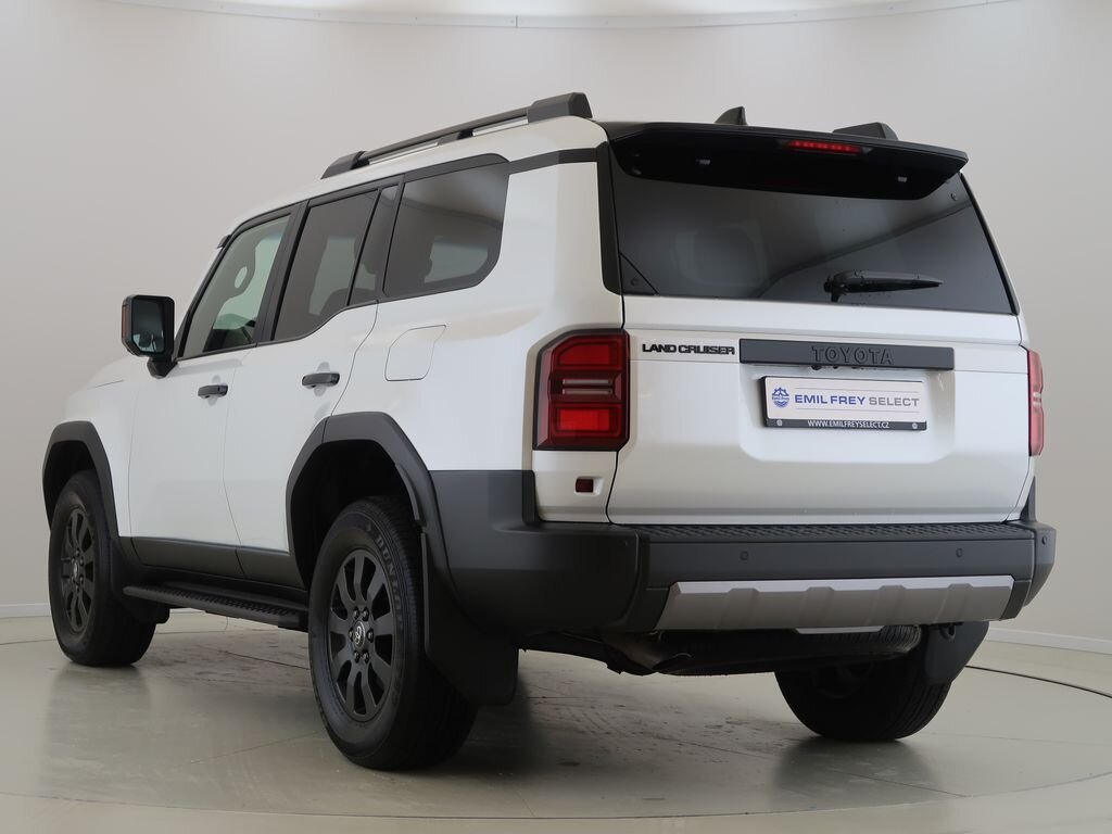 Toyota Land Cruiser SUV 2,8 l 151 kw