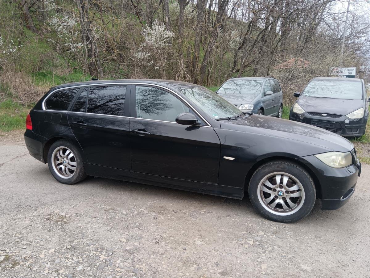 BMW Řada 3 Kombi 2,5 l 160 kw