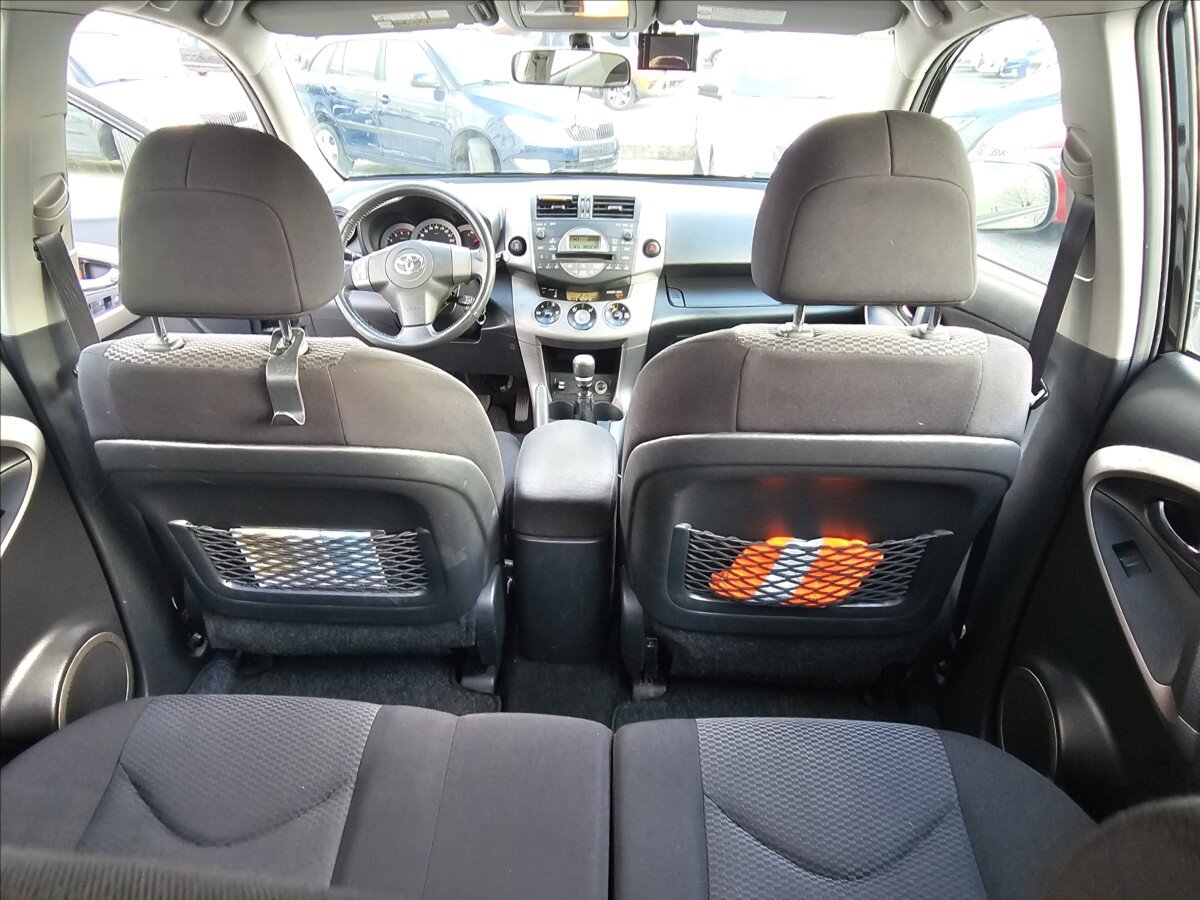 Toyota RAV4 Kombi 2,2 l 100 kw