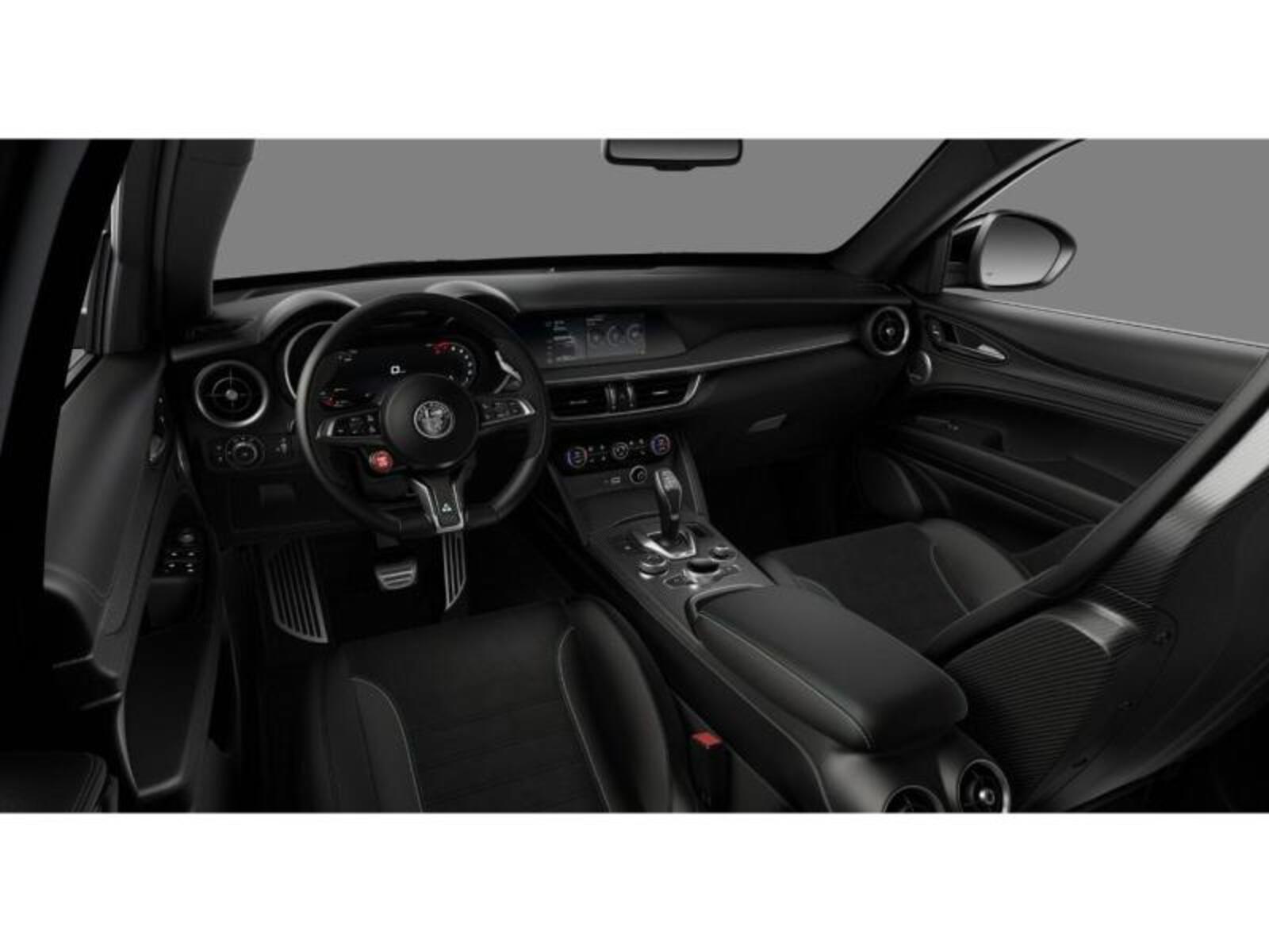 Alfa Romeo Stelvio 5