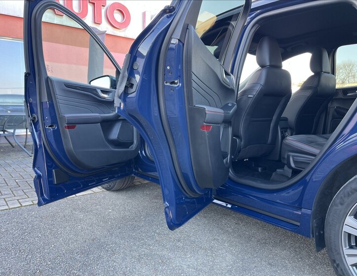 Ford Kuga SUV / Terénní 2,5 l 165 kw