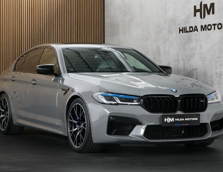 BMW M5 1
