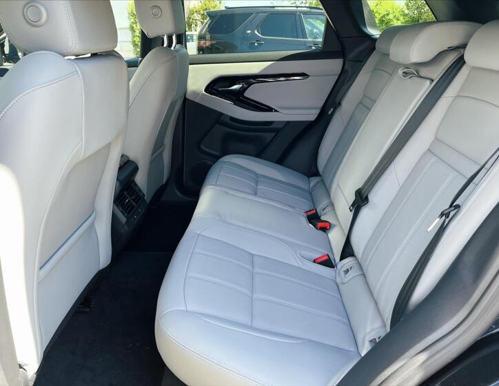 Land Rover Range Rover Evoque 11