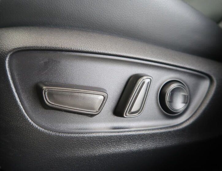 Toyota RAV4 Kombi 2,5 l 131 kw