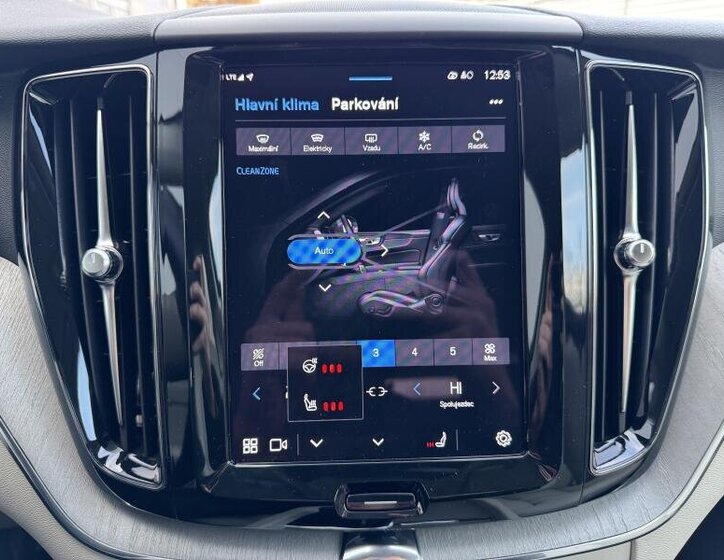 Volvo XC60 SUV / Terénní 2,0 l 145 kw