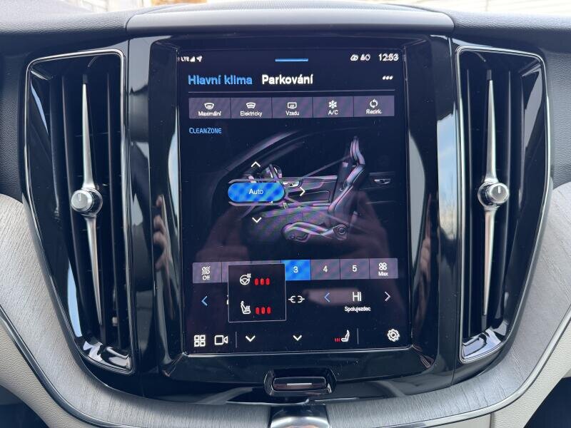 Volvo XC60 SUV / Terénní 2,0 l 145 kw