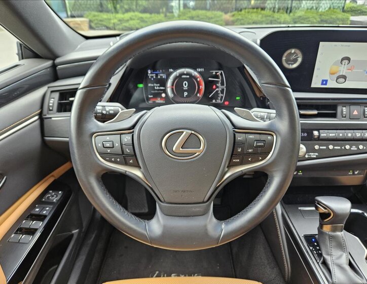 Lexus ES 300h Sedan 2,5 l 160 kw