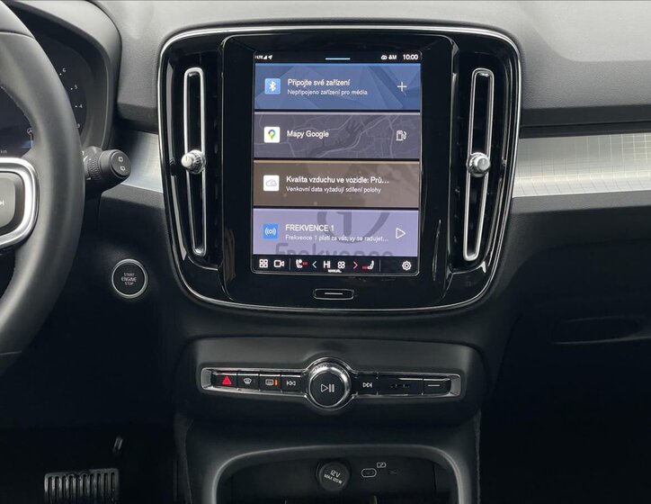 Volvo XC40 SUV / Terénní 2,0 l 145 kw