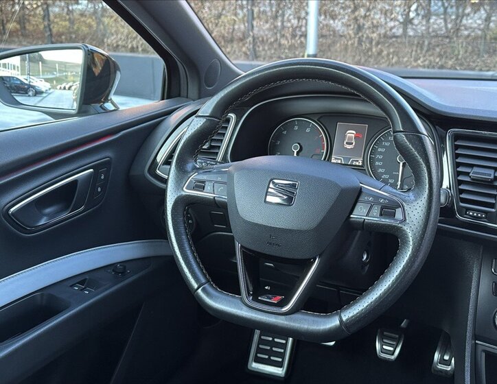 Seat Leon Hatchback 2,0 l 213 kw