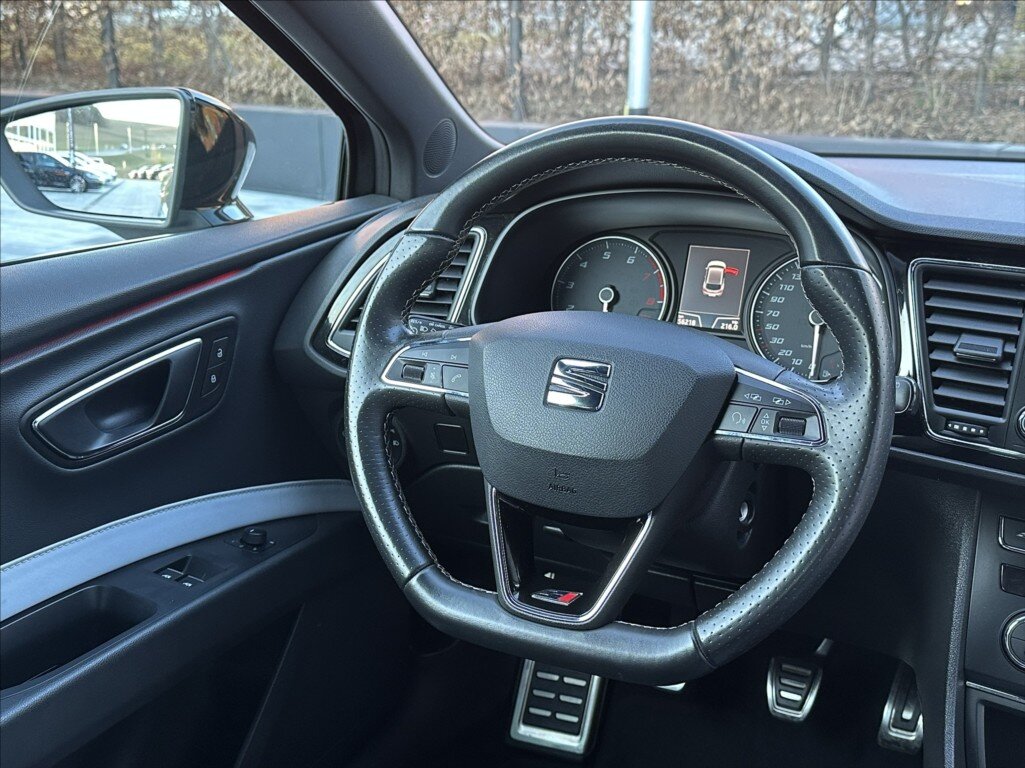 Seat Leon Hatchback 2,0 l 213 kw