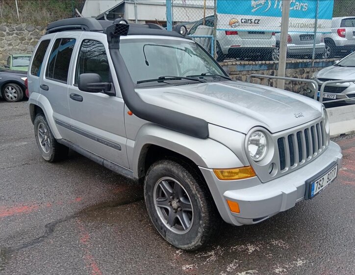 Jeep Cherokee Kombi 2,8 l 120 kw