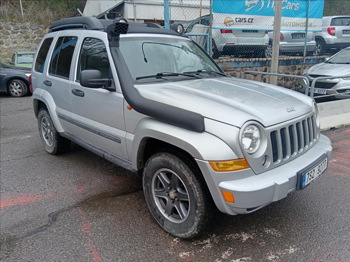 Jeep Cherokee Kombi 2,8 l 120 kw