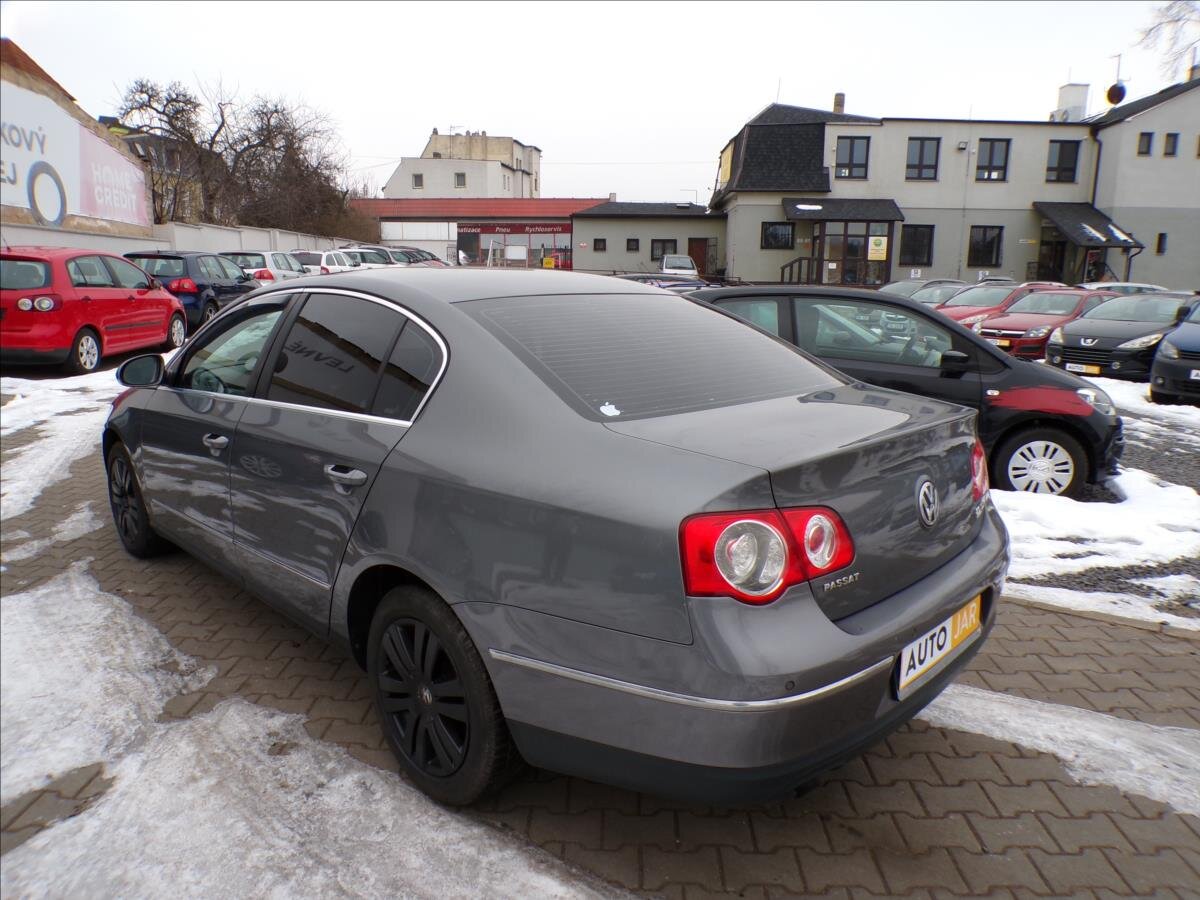 Volkswagen Passat Sedan 2,0 l 103 kw
