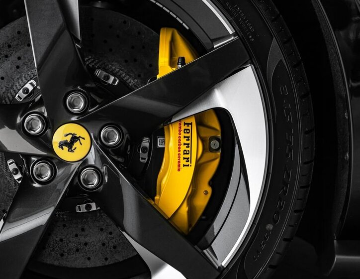 Ferrari Ostatní Kupé 3,9 l 471 kw