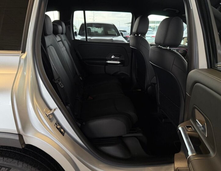 Mercedes-Benz EQB 16