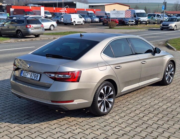 Škoda Superb Sedan / Limuzína 2,0 l 140 kw