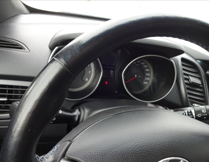 Hyundai i30 Kombi 1,6 l 99 kw