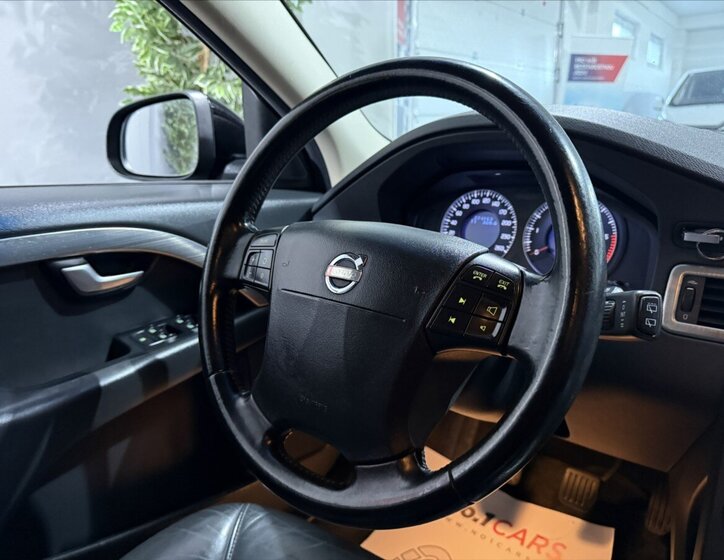 Volvo V70 18