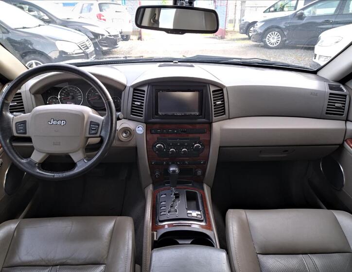 Jeep Grand Cherokee 12