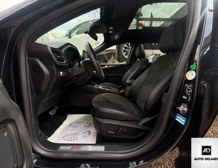 Ford Kuga SUV / Terénní 2,5 l 165 kw