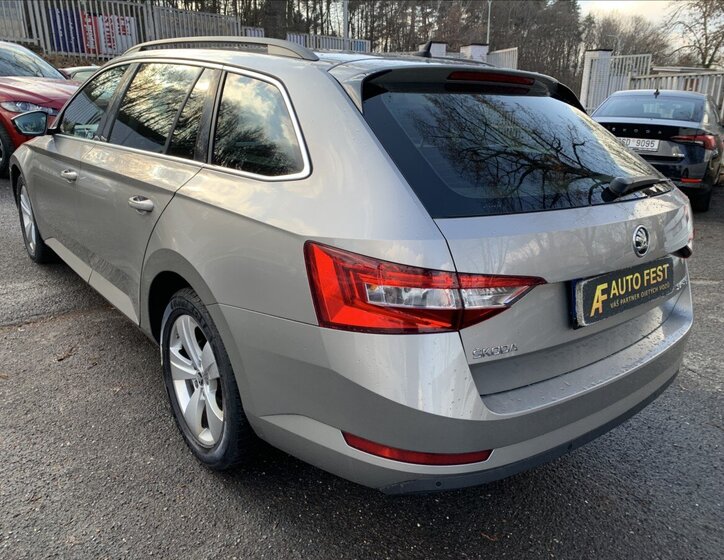 Škoda Superb Kombi 2,0 l 110 kw