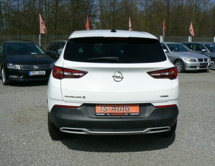 Opel Grandland X SUV / Terénní 1,2 l 96 kw