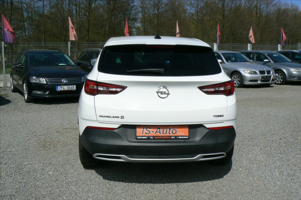 Opel Grandland X SUV / Terénní 1,2 l 96 kw
