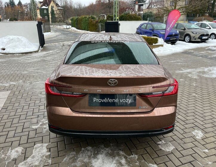 Toyota Camry Sedan 2,5 l 137 kw