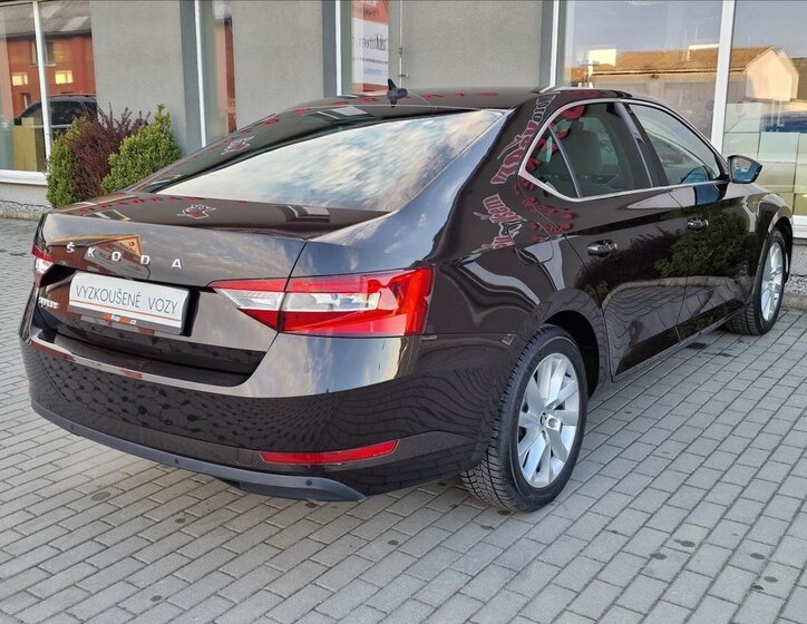 Škoda Superb Liftback 1,5 l 110 kw