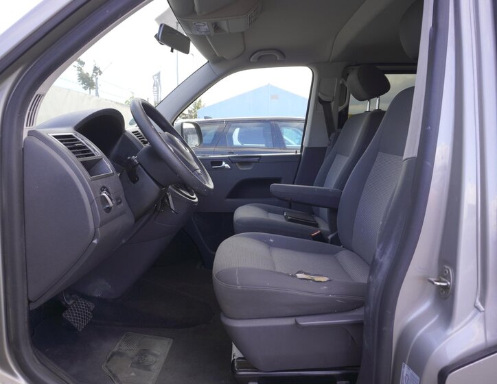 Volkswagen Caravelle 7