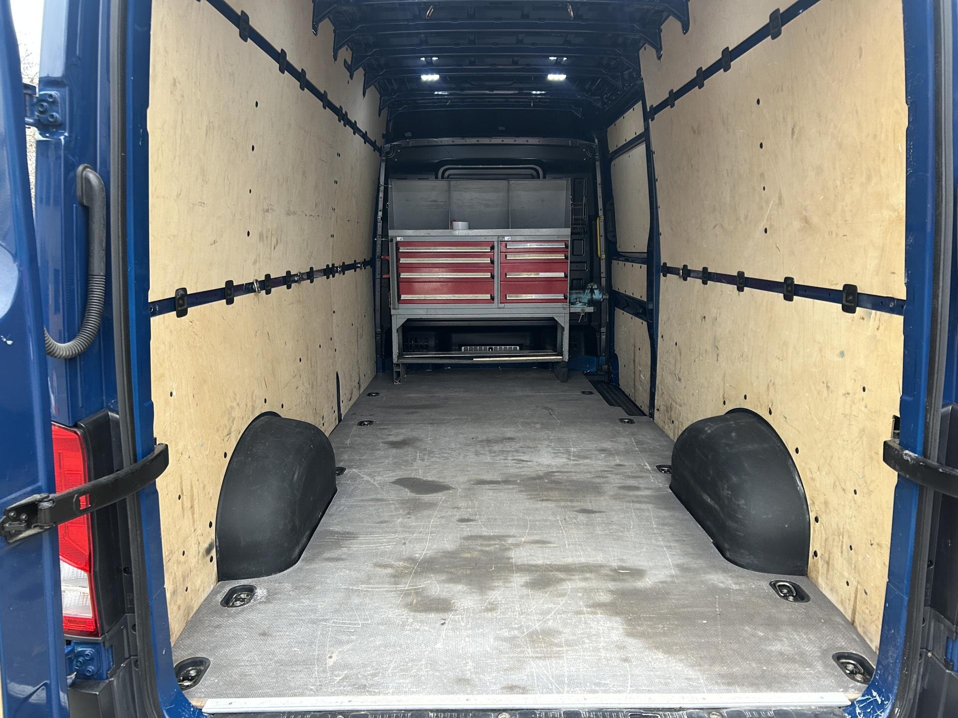 Volkswagen Crafter Užitková 2,0 l 103 kw