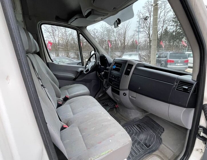 Volkswagen Crafter Skříň 2,5 l 80 kw