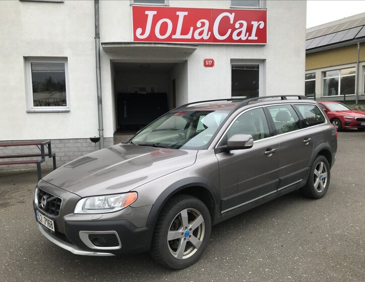 Volvo XC70 Kombi 2,4 l 151 kw