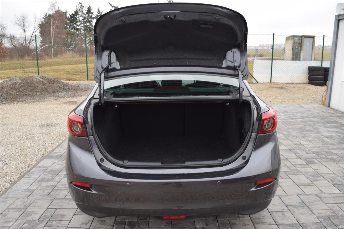 Mazda 3 Sedan 1,5 l 74 kw