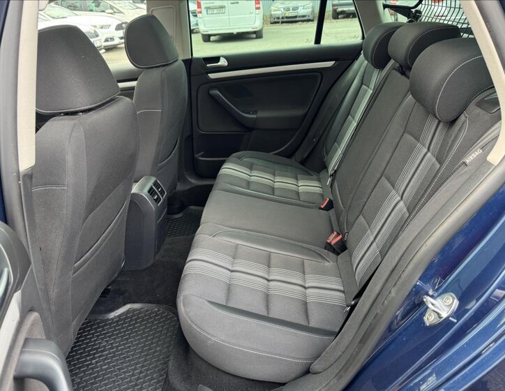 Volkswagen Golf Kombi 1,6 l 77 kw